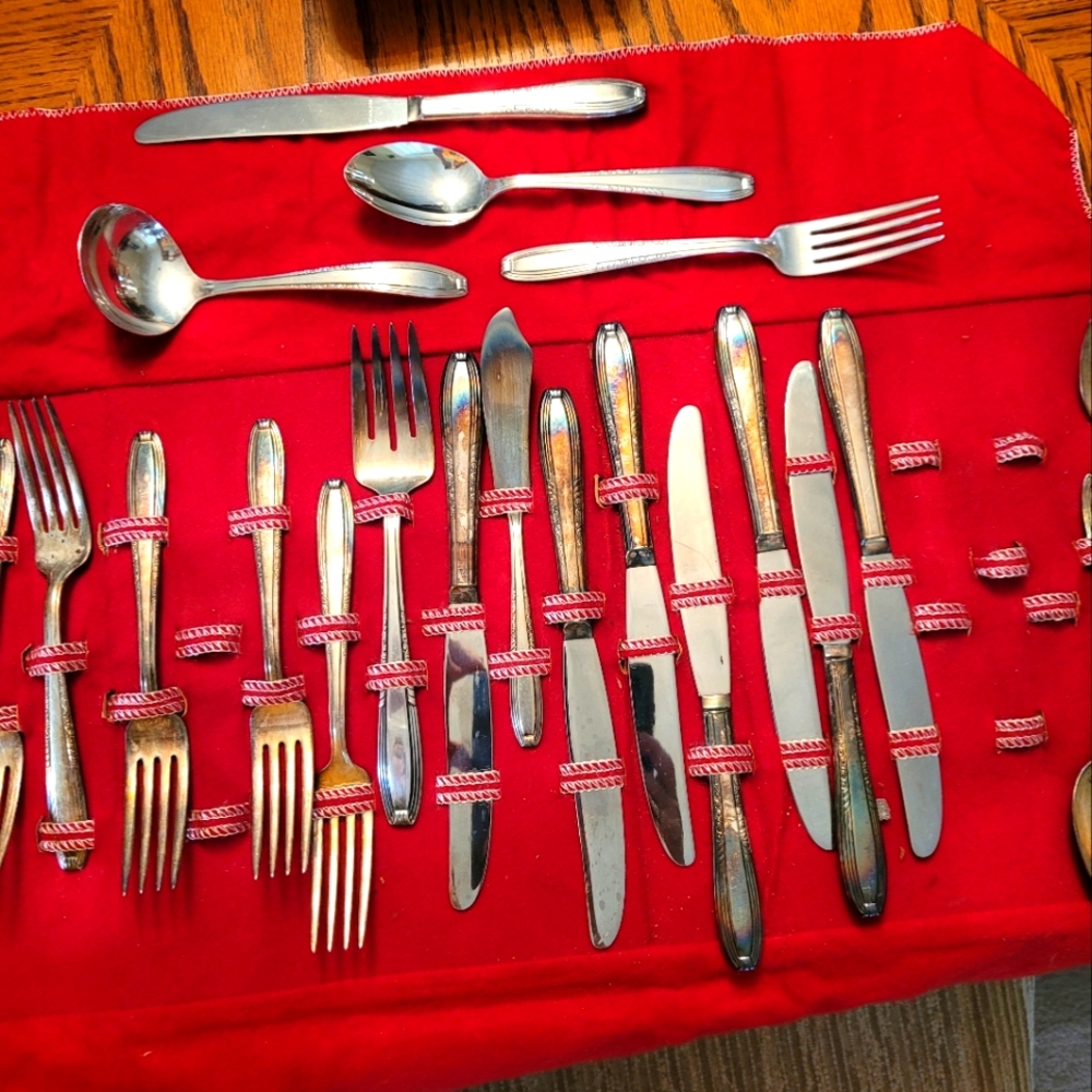 Vintage 1944 Harmony House AA+ Serenade silver plated silverware